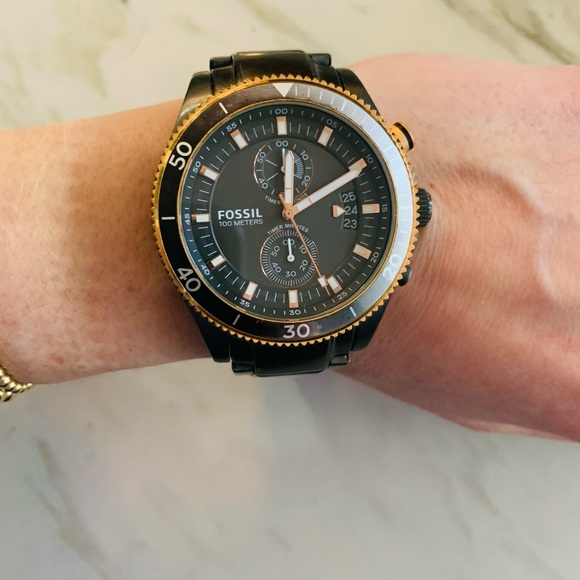 NWOT Fossil Men’s Gray Silver Watch - Picture 2 of 4